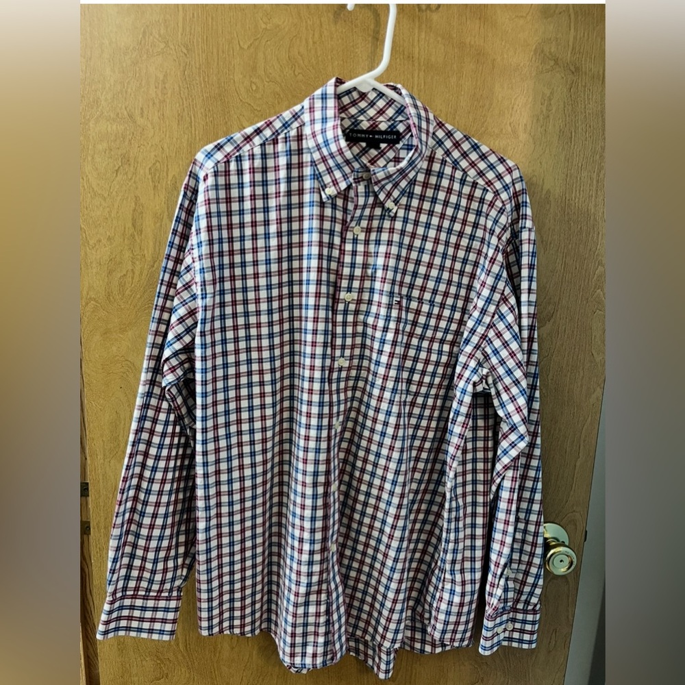 Men’s Tommy Hilfiger Red White and Blue Plaid Shirt Long Sleeve Size Large EUC